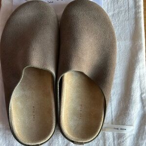 [SHIPS WITH DUST BAG] The Row women’s mules size 35